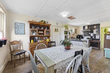 Photo of property in 10 Sandown Street, Waihola, Milton, 9073