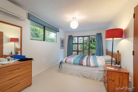 Photo of property in 2a Tiniroa Grove, Silverstream, Upper Hutt, 5019