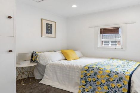 Photo of property in 14 Huapai Street, Onehunga, Auckland, 1061