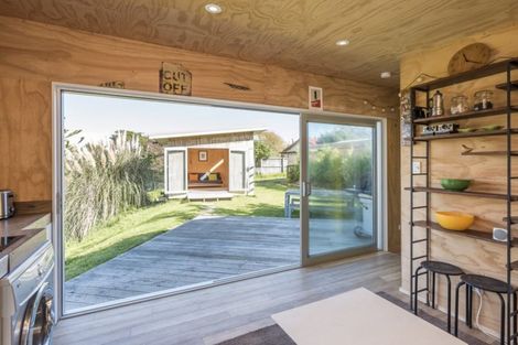 Photo of property in 33a Hicks Crescent, Waikanae Beach, Waikanae, 5036