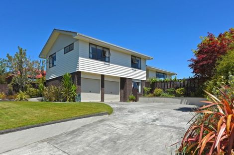 Photo of property in 32 Seymour Grove, Kingsley Heights, Upper Hutt, 5018