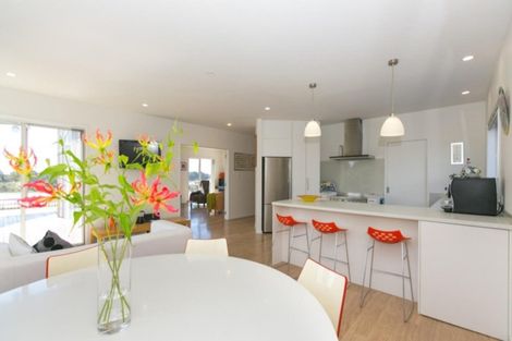 Photo of property in 17 Links Drive, Waiwhakaiho, New Plymouth, 4312