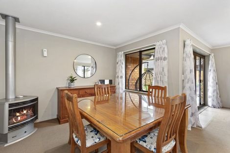 Photo of property in 6 Whitford Place, Rototuna North, Hamilton, 3210