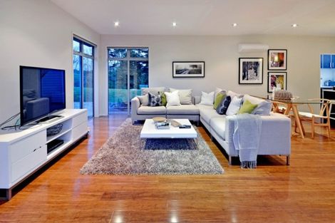 Photo of property in 73d Oraha Road, Kumeu, 0892