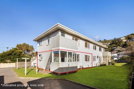 Photo of property in 7/139 Queens Drive, Lyall Bay, Wellington, 6022