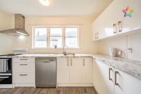 Photo of property in 43 Russell Road, Wainuiomata, Lower Hutt, 5014