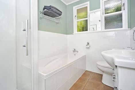 Photo of property in 10 Goodwyn Crescent, Hokowhitu, Palmerston North, 4410