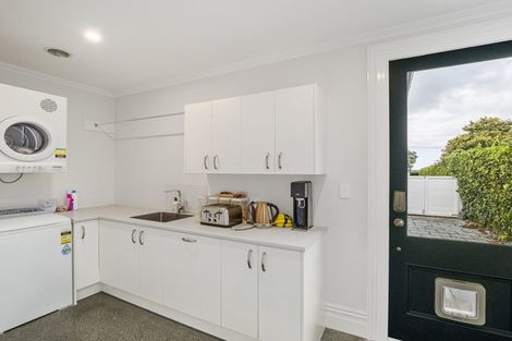 Photo of property in 154 Hinemoa Street, Birkenhead, Auckland, 0626