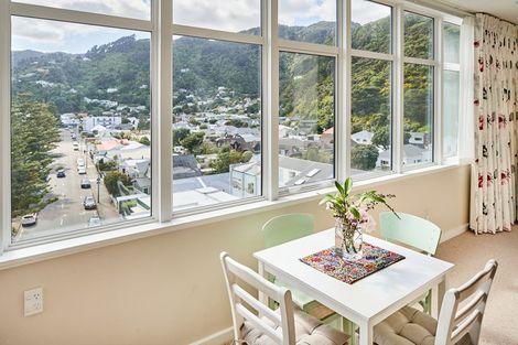 Photo of property in Rona House, 33 Rimu Street, Eastbourne, Lower Hutt, 5013