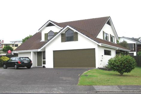 Photo of property in 68 Manhattan Heights, Glendene, Auckland, 0602