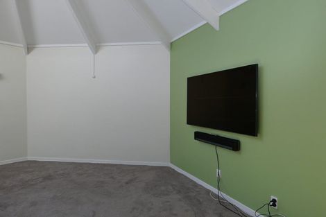 Photo of property in 3 Nugget Grove, Raumati Beach, Paraparaumu, 5032