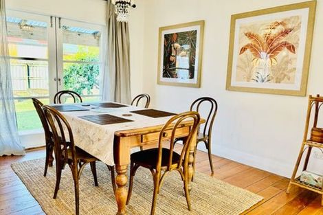 Photo of property in 186 Victoria Street, Coromandel, 3506