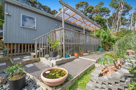 Photo of property in 12 Chenery Road, Red Beach, 0932