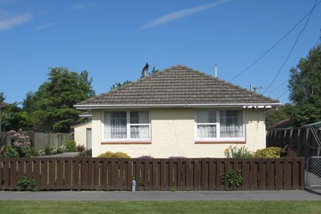 Photo of property in 16 Martbern Crescent, Bishopdale, Christchurch, 8053