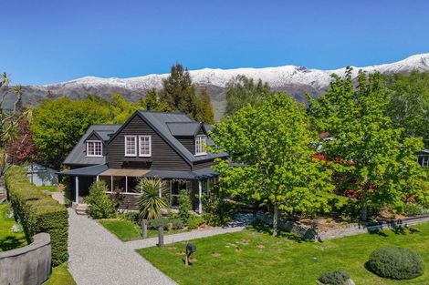Photo of property in 9 Hunter Crescent, Wanaka, 9305