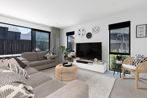 Photo of property in 17 Bale Road, Jacks Point, 9371