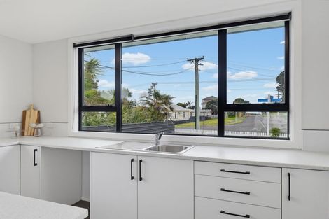 Photo of property in 158a Cornfoot Street, Castlecliff, Whanganui, 4501