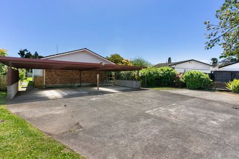 Photo of property in 3 Sturges Road, Henderson, Auckland, 0610
