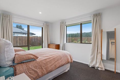 Photo of property in 33 Cressy Place, Darfield, 7510