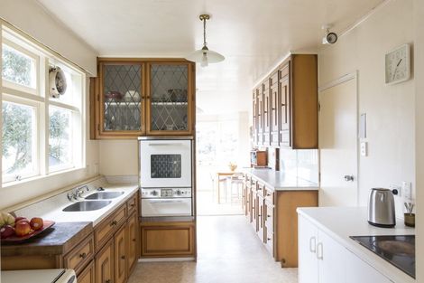 Photo of property in 103 Churchill Drive, Crofton Downs, Wellington, 6035