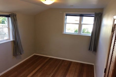 Photo of property in 23 Clairville Crescent, Wai O Taiki Bay, Auckland, 1072