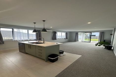 Photo of property in 16 Kawariki Road, Helensville, 0800