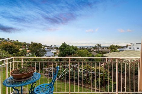 Photo of property in 4 Astor Place, Orewa, 0931