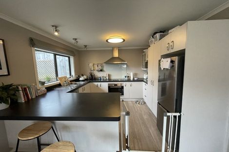 Photo of property in 4 Cresswell Place, Johnsonville, Wellington, 6037