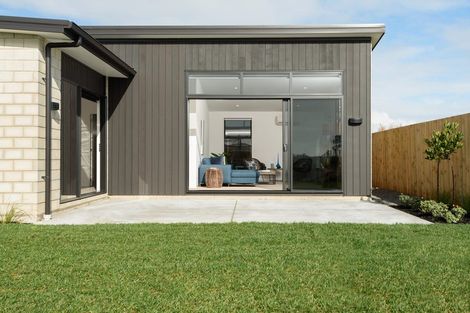 Photo of property in 2 Franks Way, Papamoa Beach, Papamoa, 3118