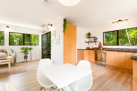 Photo of property in 1/43 Sabulite Road, Kelston, Auckland, 0602