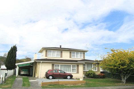 Photo of property in 11 Riversdale Road, Clouston Park, Upper Hutt, 5018