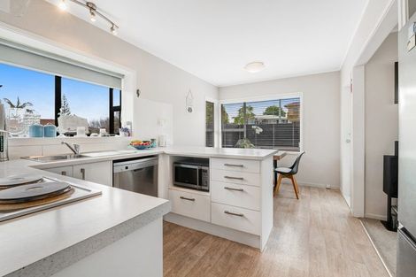 Photo of property in 1/11 Northwick Place, Hillcrest, Auckland, 0627