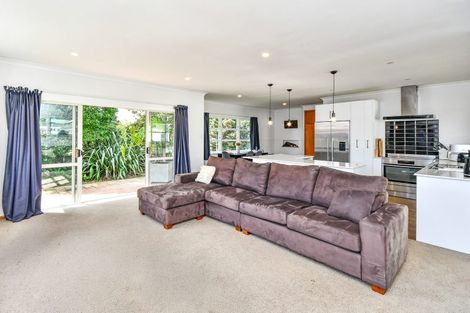 Photo of property in 15 Les Marston Place, Pukekohe, 2120