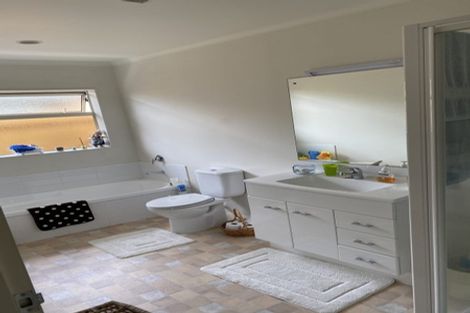 Photo of property in 19 Chesterfield Way, Orewa, 0931