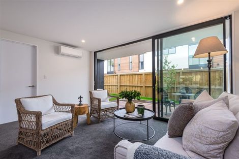 Photo of property in 2/10 Bishop Street, Green Bay, Auckland, 0604