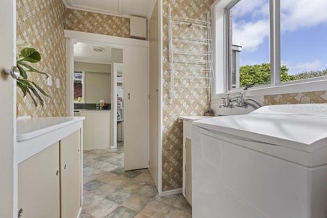 Photo of property in 9 Severn Place, Spotswood, New Plymouth, 4310