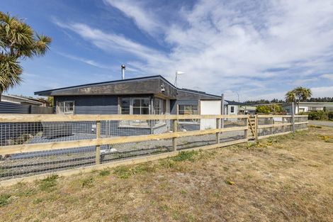 Photo of property in 30 Holton Road, Amberley, 7481