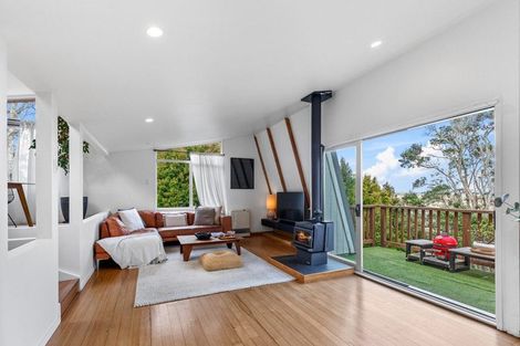 Photo of property in 1000 East Coast Road, Northcross, Auckland, 0630