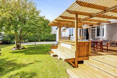 Photo of property in 77 Govett Avenue, Frankleigh Park, New Plymouth, 4310