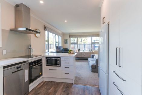 Photo of property in 307 College Street, West End, Palmerston North, 4410