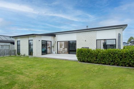 Photo of property in 151 The Boulevard, Papamoa Beach, Papamoa, 3118