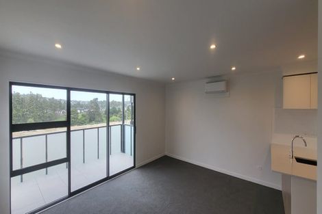 Photo of property in 304/28 Shortfin Place, Flat Bush, Auckland, 2019