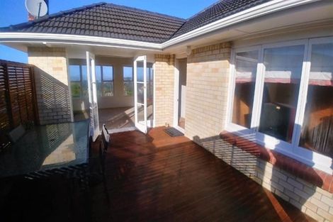 Photo of property in 11 Colonial Road, Chatswood, Auckland, 0626