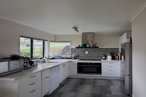 Photo of property in 18 Osprey Drive, Welcome Bay, Tauranga, 3112