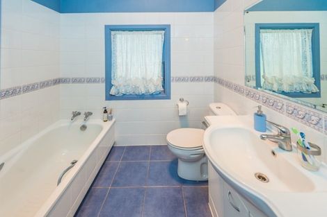 Photo of property in 9 Kent Road, Saint Johns Hill, Whanganui, 4501