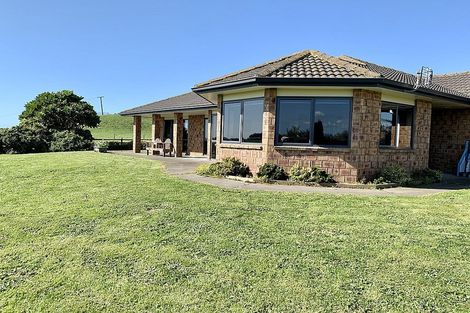 Photo of property in 124a Mountain Road, Sentry Hill, New Plymouth, 4373