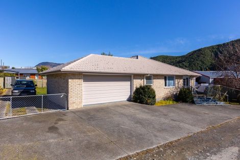 Photo of property in 257a Waikawa Road, Waikawa, Picton, 7220