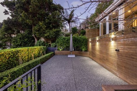 Photo of property in 56 Overtoun Terrace, Hataitai, Wellington, 6021