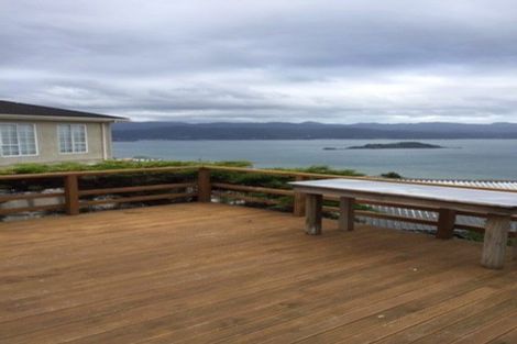 Photo of property in 2b Sunhaven Drive, Newlands, Wellington, 6037