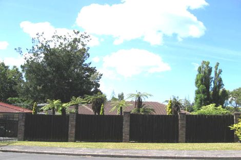 Photo of property in 16 Aralia Road, Sunnynook, Auckland, 0620